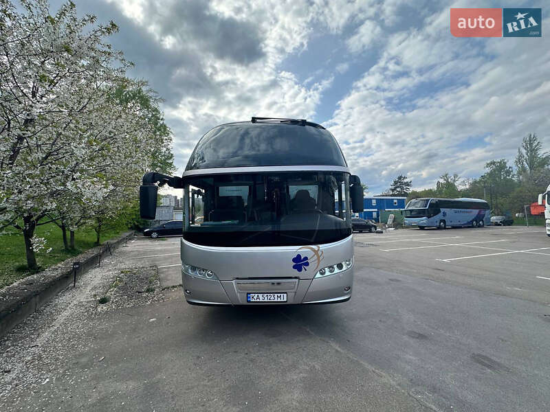 Туристический / Междугородний автобус Neoplan N 5217 2008 в 