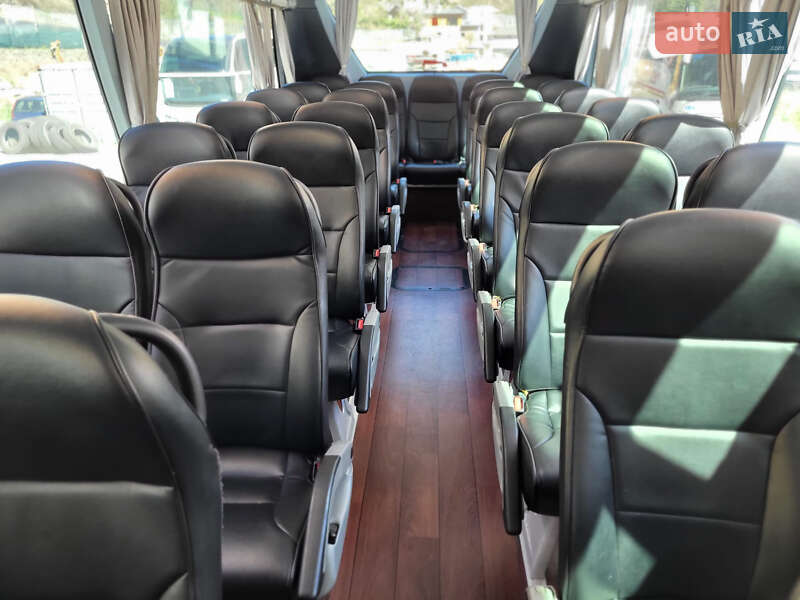 Туристичний / Міжміський автобус Neoplan N 2010 в Чернівцях