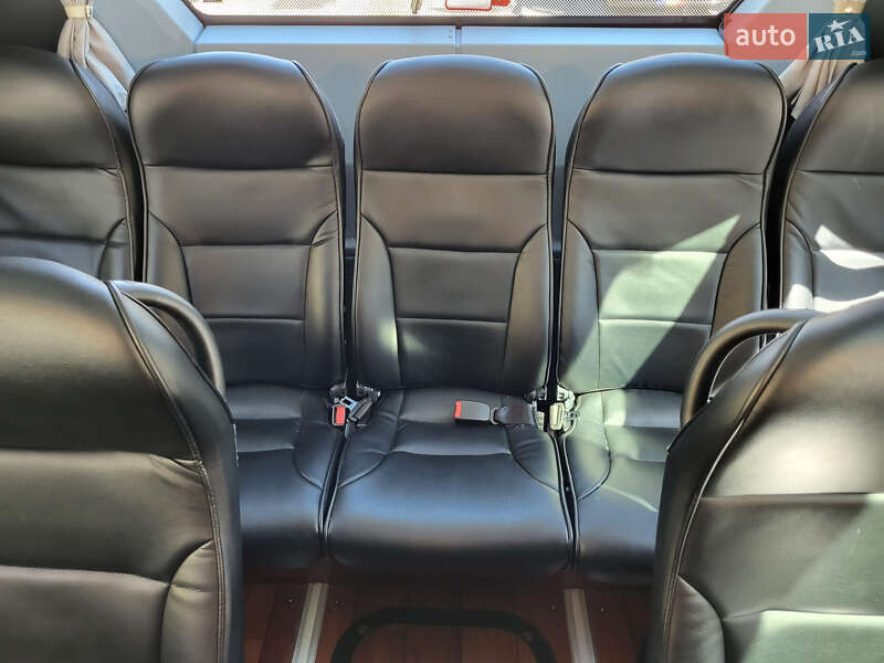 Туристичний / Міжміський автобус Neoplan N 2010 в Чернівцях