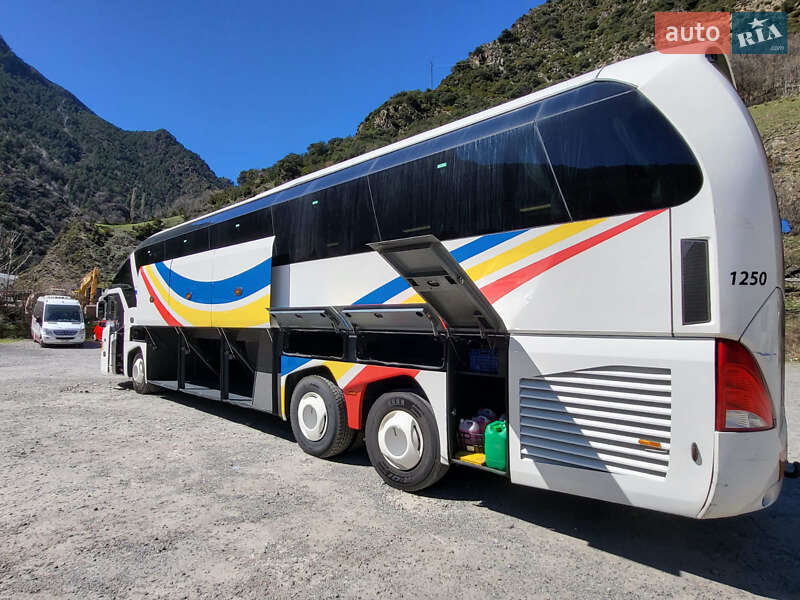 Туристичний / Міжміський автобус Neoplan N 2010 в Чернівцях