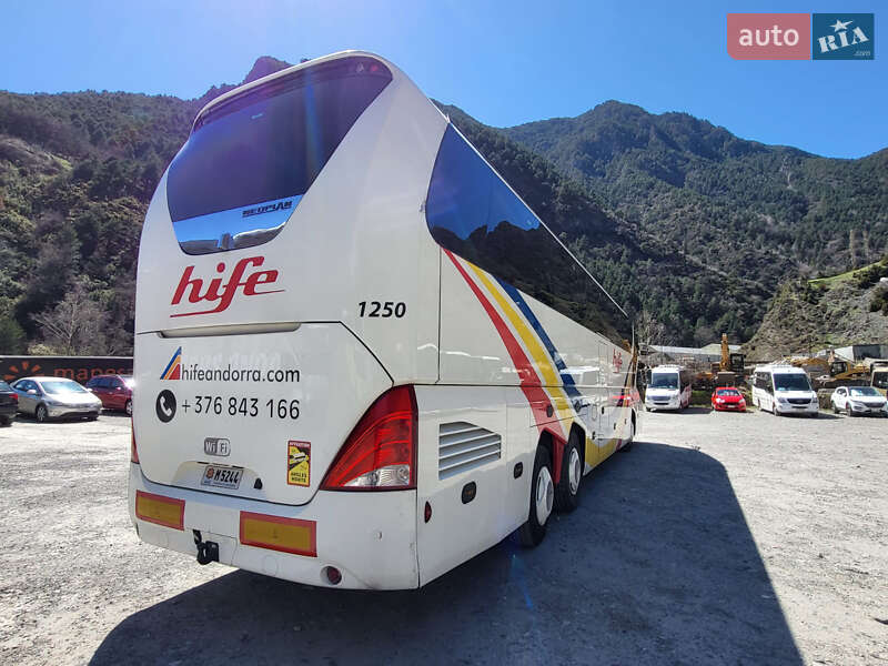 Туристичний / Міжміський автобус Neoplan N 2010 в Чернівцях