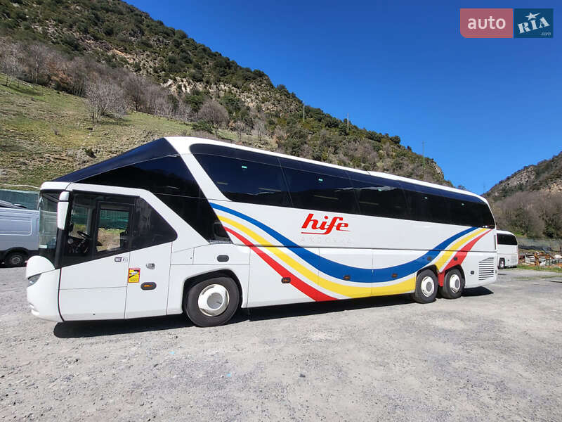 Туристичний / Міжміський автобус Neoplan N 2010 в Чернівцях