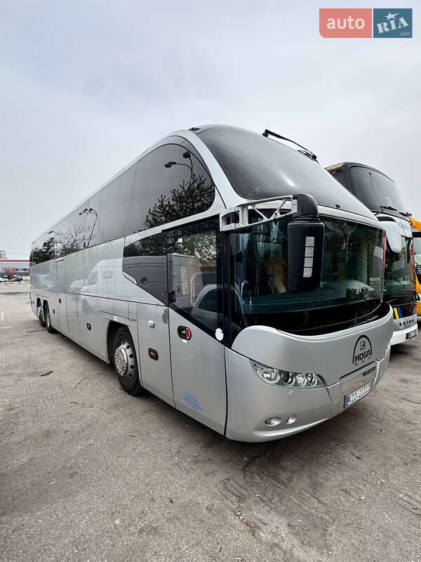 Туристичний / Міжміський автобус Neoplan Skyliner 2008 в 