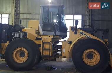 Фронтальный погрузчик New Holland 270 2006 в 