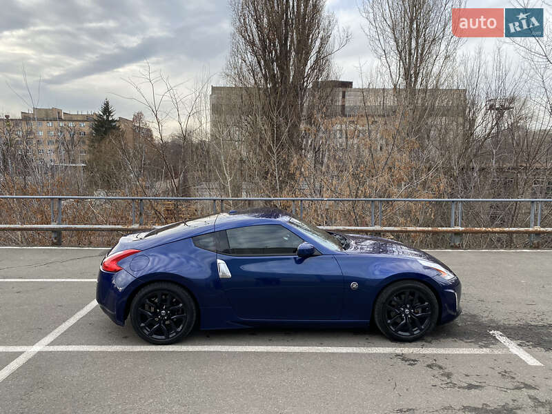 Купе Nissan 370Z 2015 в 
