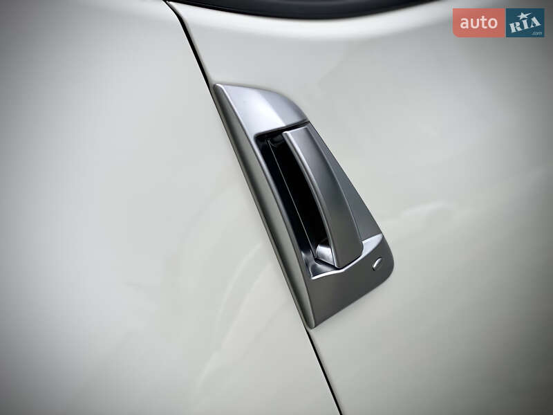 Купе Nissan 370Z 2015 в Киеве фото 19 Купе Nissan 370Z 2015 в Киеве