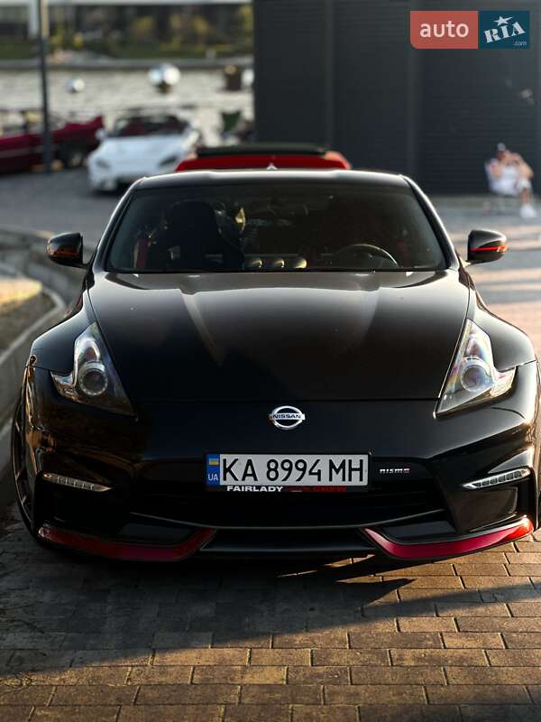 Купе Nissan 370Z 2018 в Киеве фото 5 Купе Nissan 370Z 2018 в Киеве