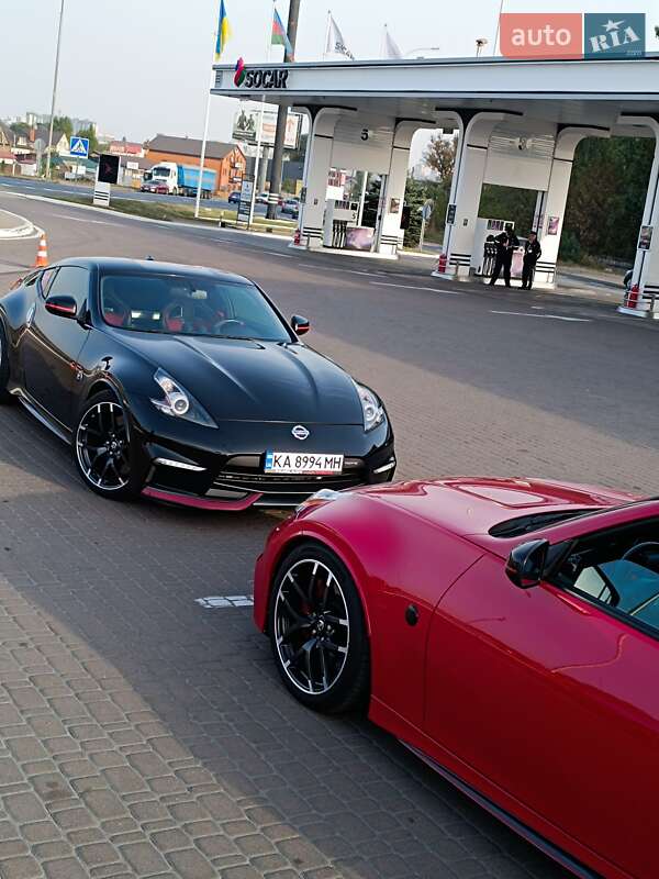 Купе Nissan 370Z 2018 в Киеве фото 11 Купе Nissan 370Z 2018 в Киеве