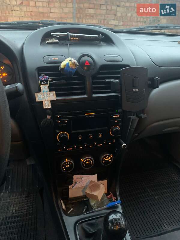 Седан Nissan Almera Classic 2010 в Ивано-Франковске