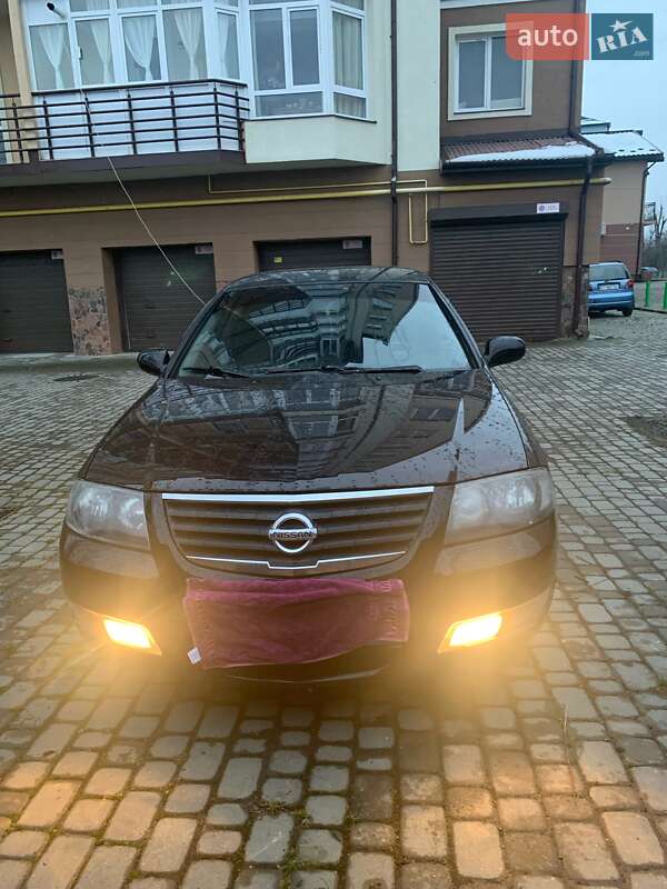 Седан Nissan Almera Classic 2010 в Ивано-Франковске