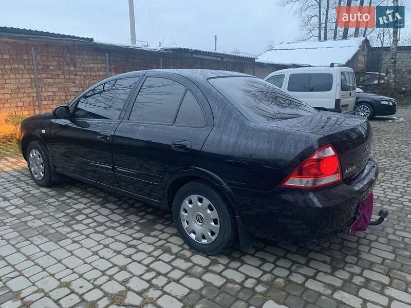 Седан Nissan Almera Classic 2010 в Ивано-Франковске