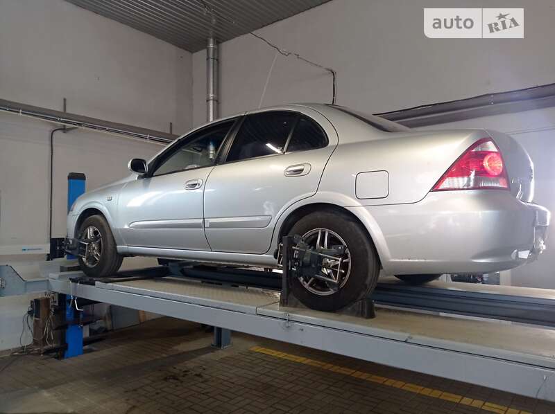 Седан Nissan Almera Classic 2011 в Запоріжжі