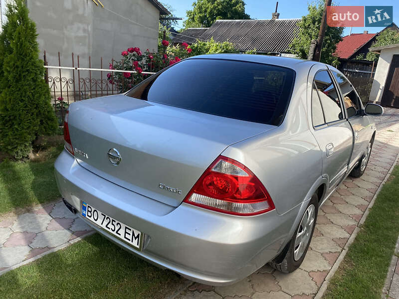 Седан Nissan Almera Classic 2011 в Гусятине