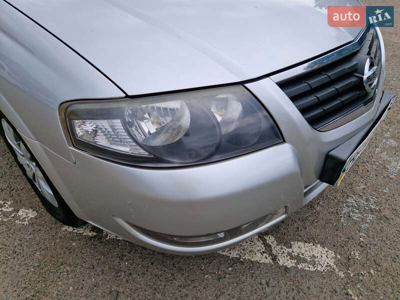 Седан Nissan Almera Classic 2010 в Миколаєві