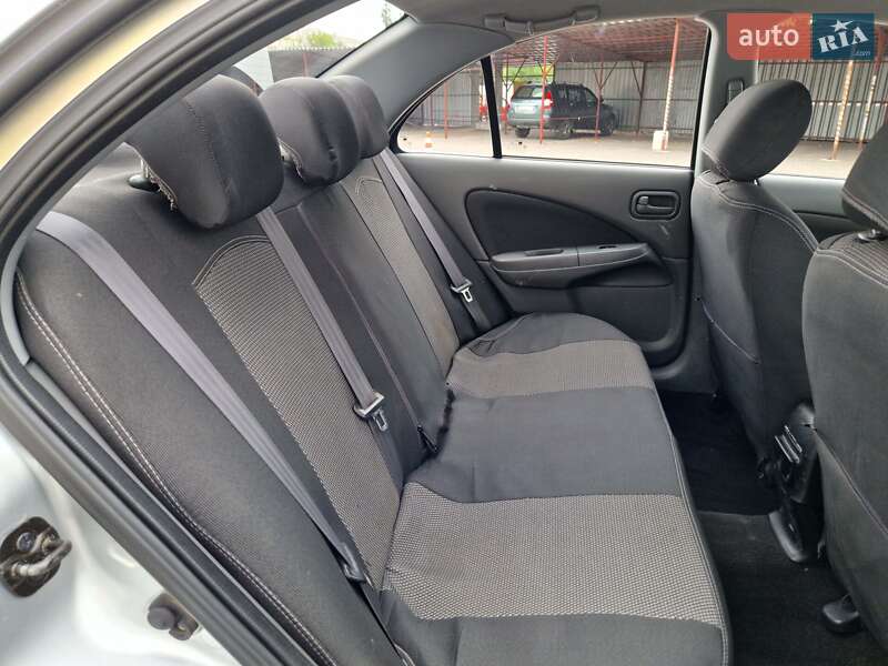 Седан Nissan Almera Classic 2010 в Миколаєві