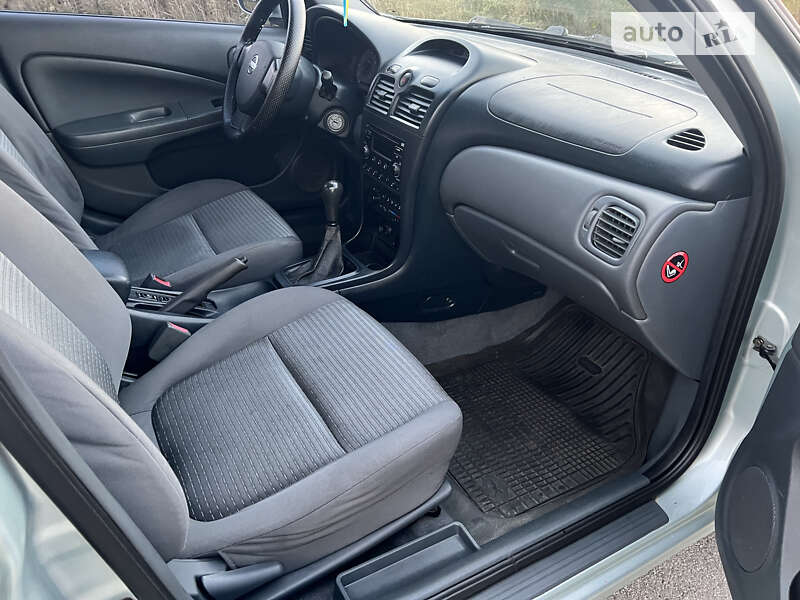 Седан Nissan Almera Classic 2007 в Мене