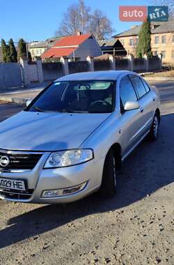 Седан Nissan Almera Classic 2011 в Олександрії