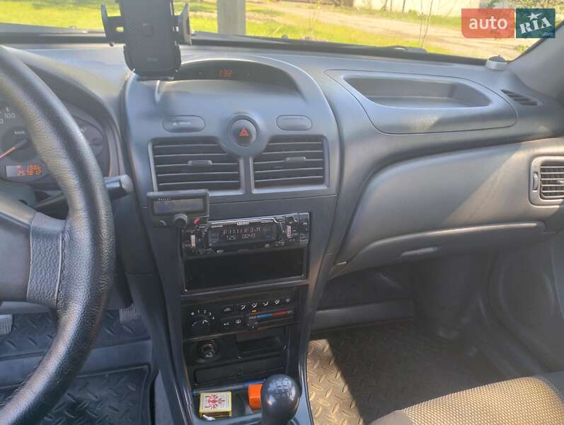 Седан Nissan Almera Classic 2007 в Полтаве
