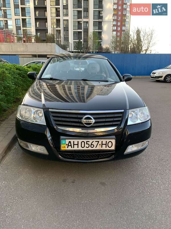 Седан Nissan Almera Classic 2011 в 