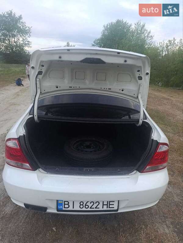 Седан Nissan Almera Classic 2006 в Шишаках