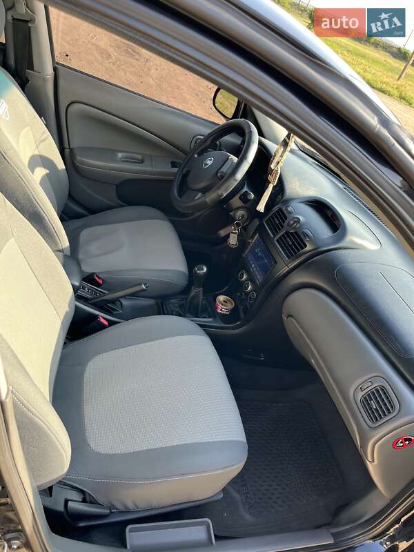 Седан Nissan Almera Classic 2008 в Вознесенську