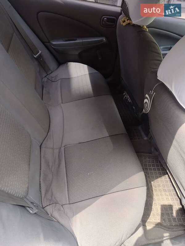 Седан Nissan Almera Classic 2006 в Києві