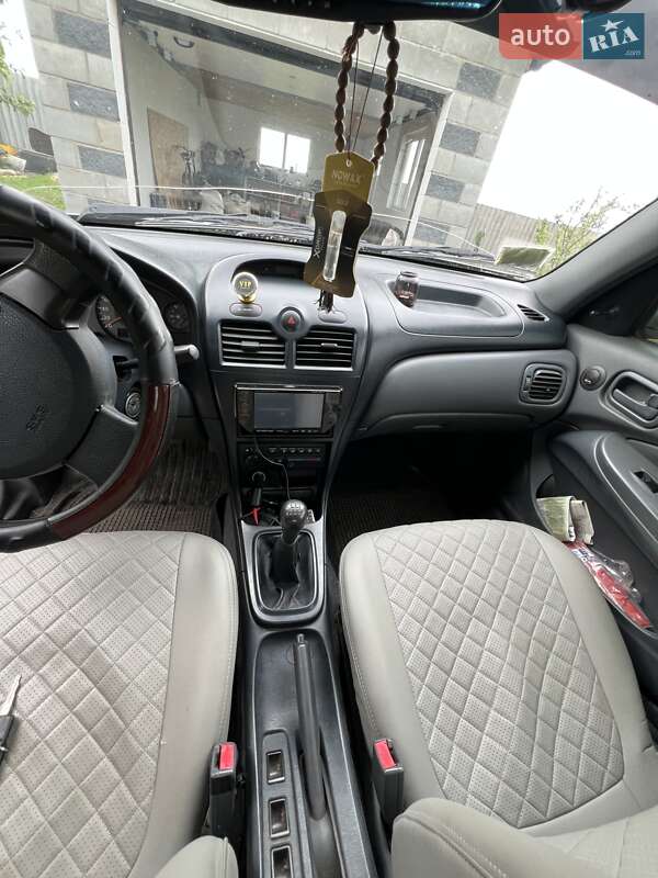 Седан Nissan Almera Classic 2006 в Липовой Долине