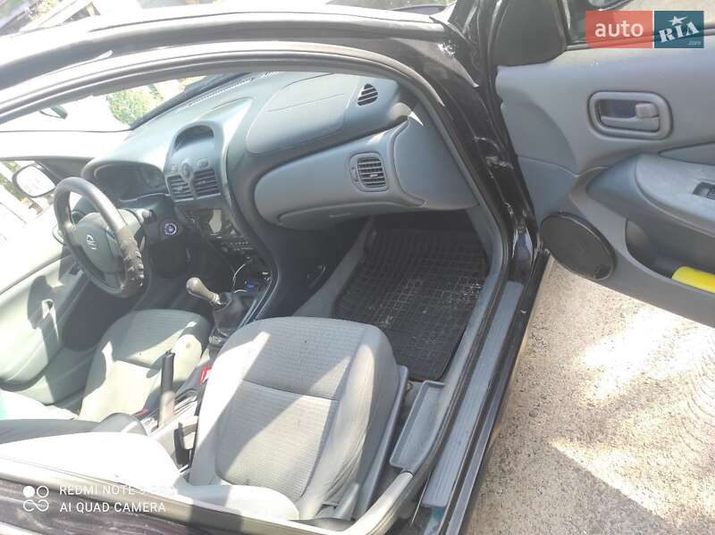 Седан Nissan Almera Classic 2006 в Прилуках