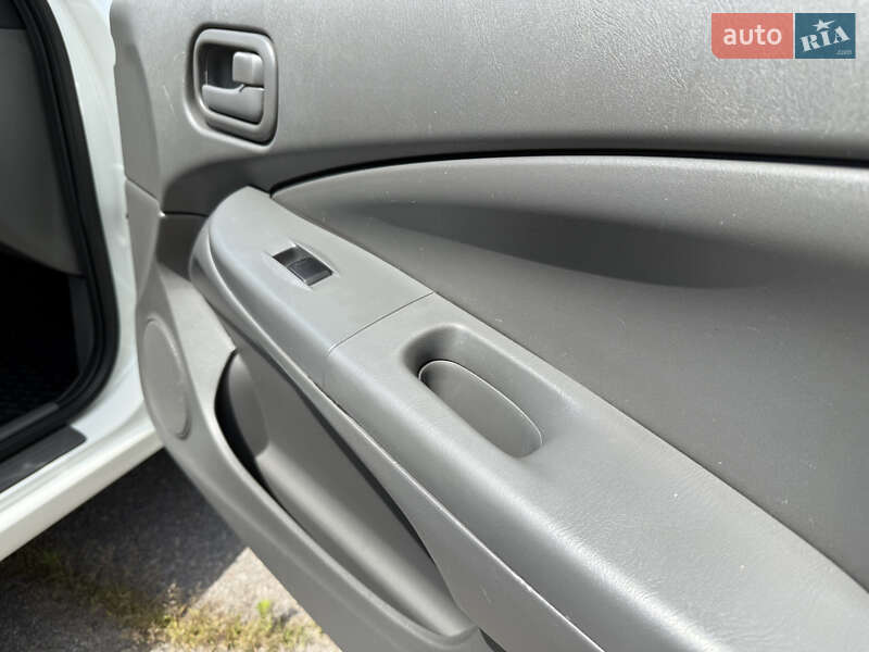 Седан Nissan Almera Classic 2012 в Кременчуге