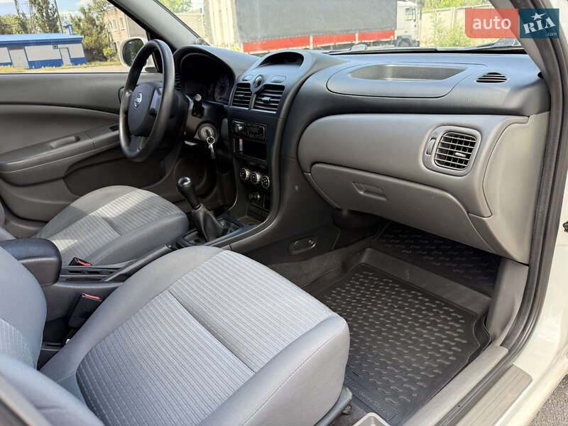 Седан Nissan Almera Classic 2012 в Кременчуге