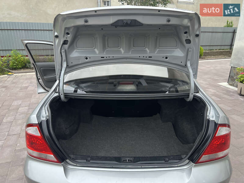 Седан Nissan Almera Classic 2008 в Куликові