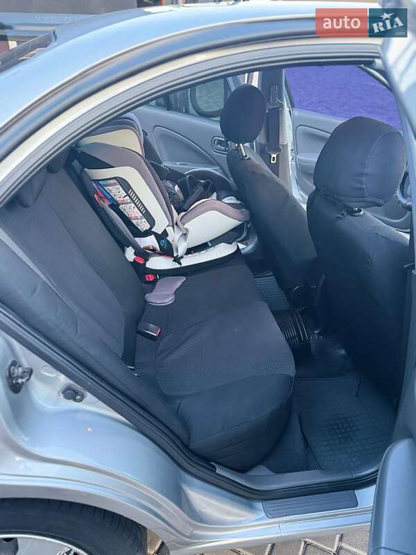 Седан Nissan Almera Classic 2008 в Николаеве фото 4 Седан Nissan Almera Classic 2008 в Николаеве