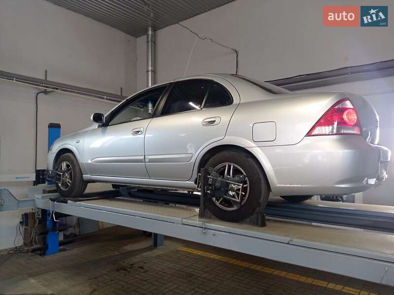 Седан Nissan Almera Classic 2011 в Запоріжжі