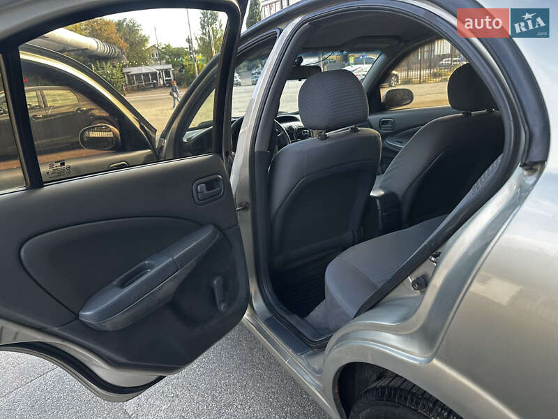 Седан Nissan Almera Classic 2006 в Киеве