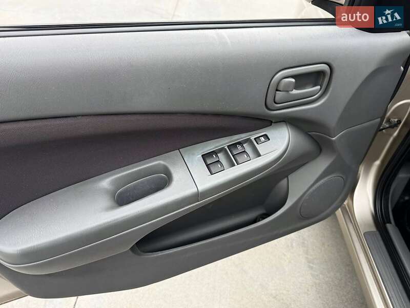 Седан Nissan Almera Classic 2011 в Киеве фото 23 Седан Nissan Almera Classic 2011 в Киеве