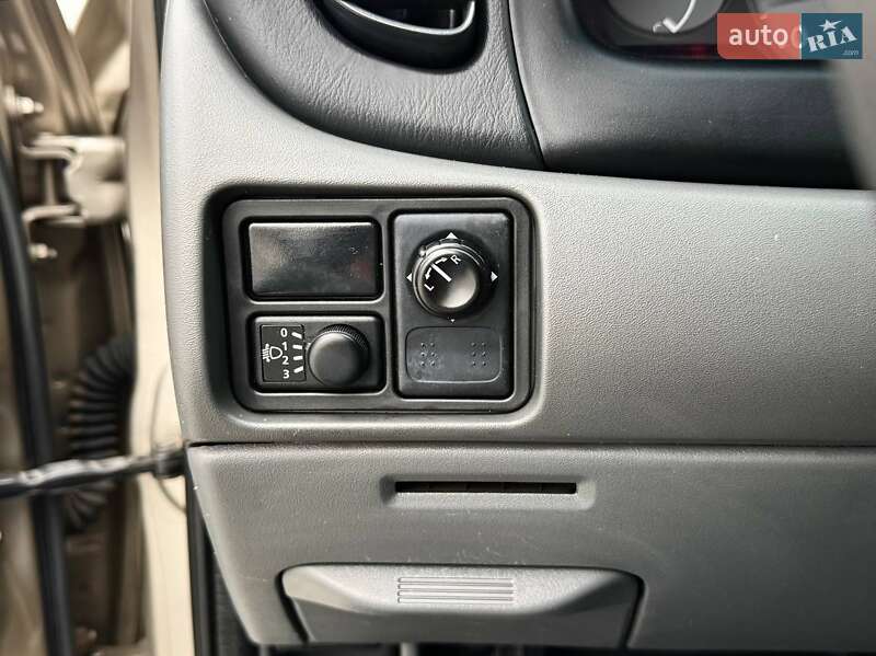 Седан Nissan Almera Classic 2011 в Киеве фото 33 Седан Nissan Almera Classic 2011 в Киеве