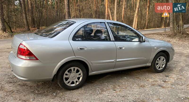 Седан Nissan Almera Classic 2011 в Киеве