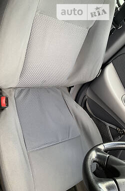 Хэтчбек Nissan Almera Tino 2004 в 
