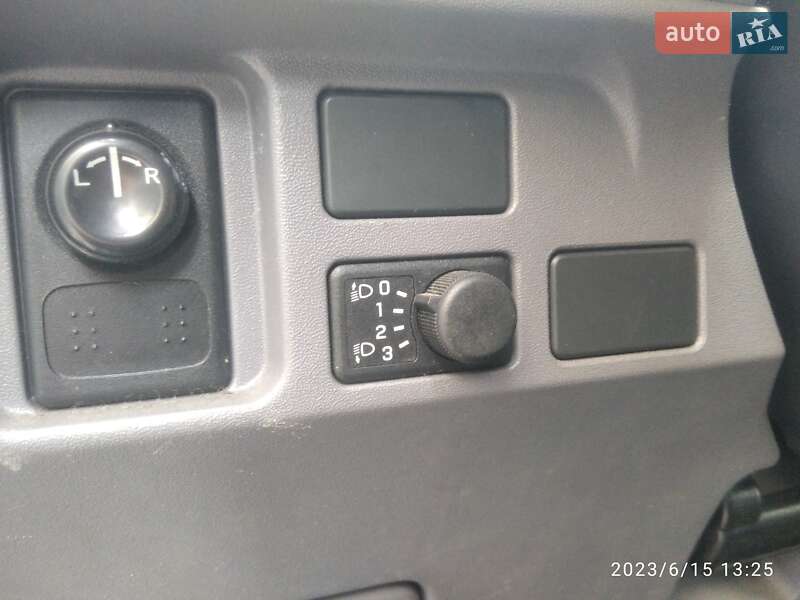 Минивэн Nissan Almera Tino 2005 в Львове