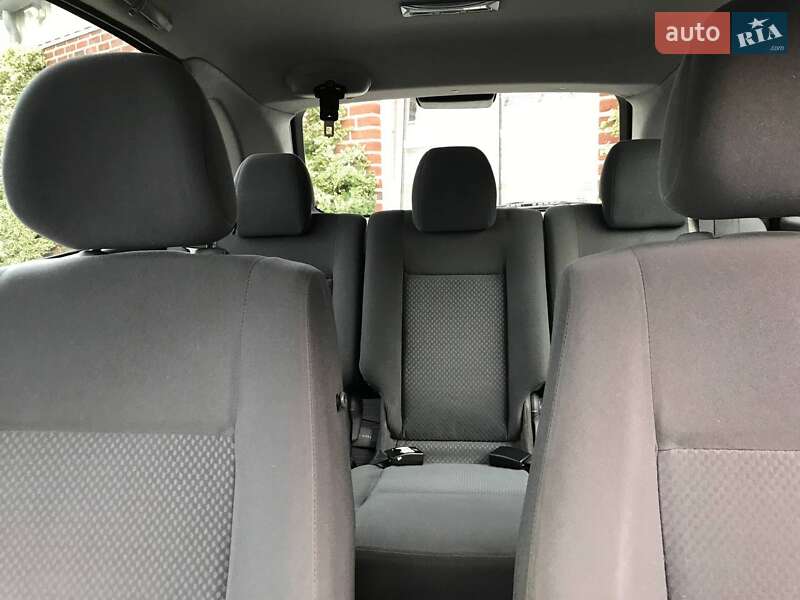 Минивэн Nissan Almera Tino 2004 в Киеве
