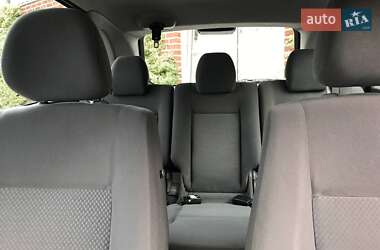 Минивэн Nissan Almera Tino 2004 в 