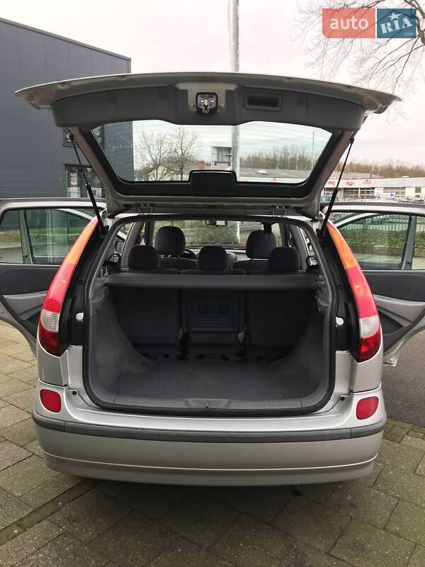 Минивэн Nissan Almera Tino 2004 в Киеве