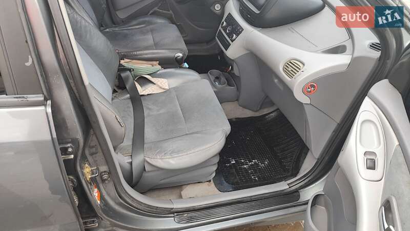 Минивэн Nissan Almera Tino 2005 в Лозовой