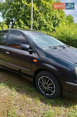 Минивэн Nissan Almera Tino 2002 в 