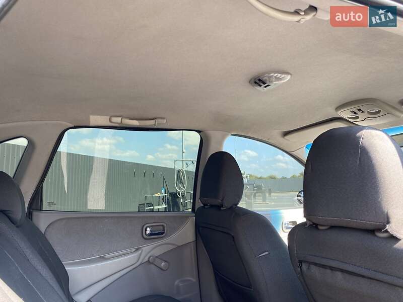 Минивэн Nissan Almera Tino 2001 в Шептицькому