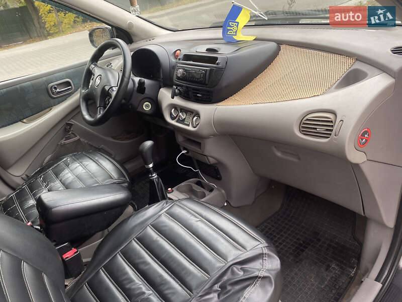 Минивэн Nissan Almera Tino 2001 в Львове фото 8 Минивэн Nissan Almera Tino 2001 в Львове