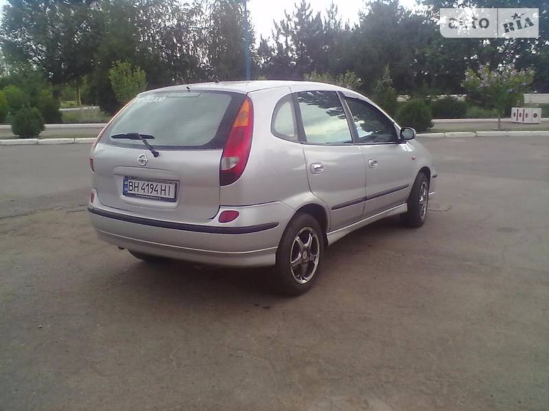 Хетчбек Nissan Almera 2001 в Ізмаїлі