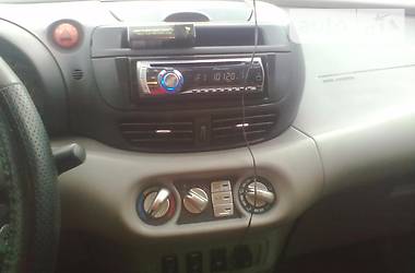 Хэтчбек Nissan Almera 2001 в Измаиле