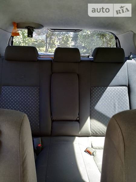Хэтчбек Nissan Almera 2005 в Радомышле
