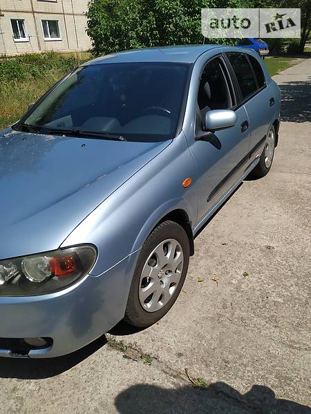 Хэтчбек Nissan Almera 2005 в Радомышле